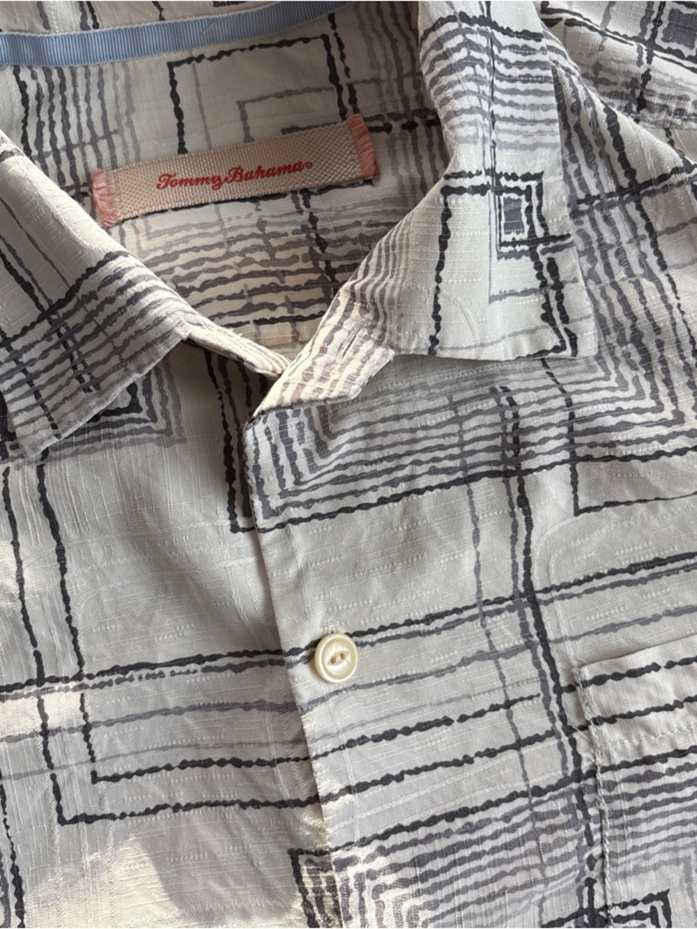Tommy Bahama Camp Shirt Men’s Large Silk Beige Grey Geometric Print Button Up